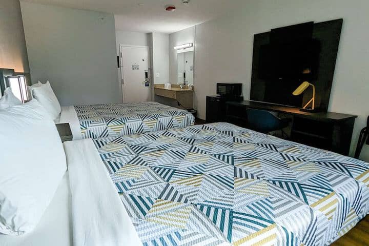 Room 8 of 27