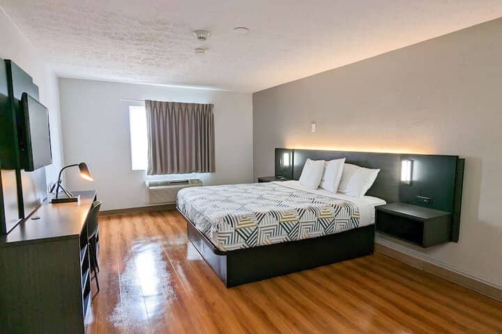 Room 16 of 27