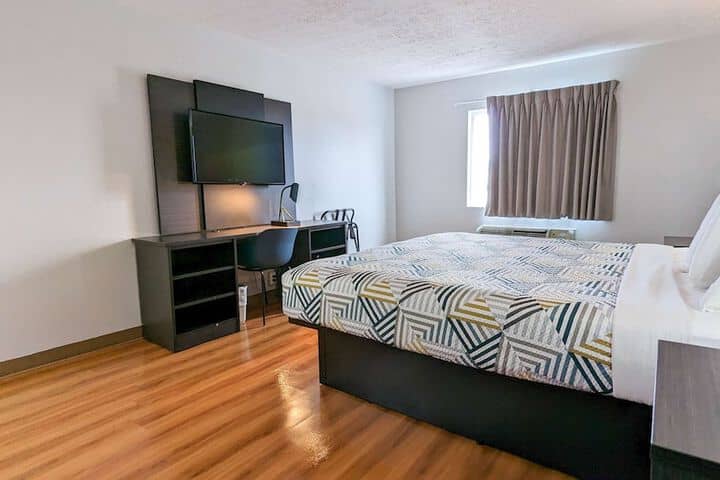 Room 15 of 27