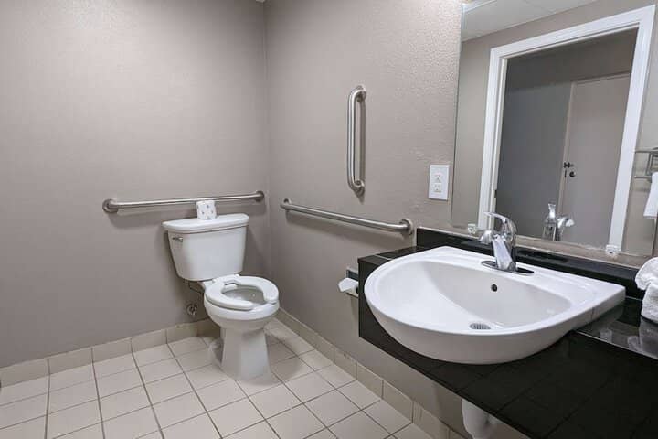 Room 18 of 27